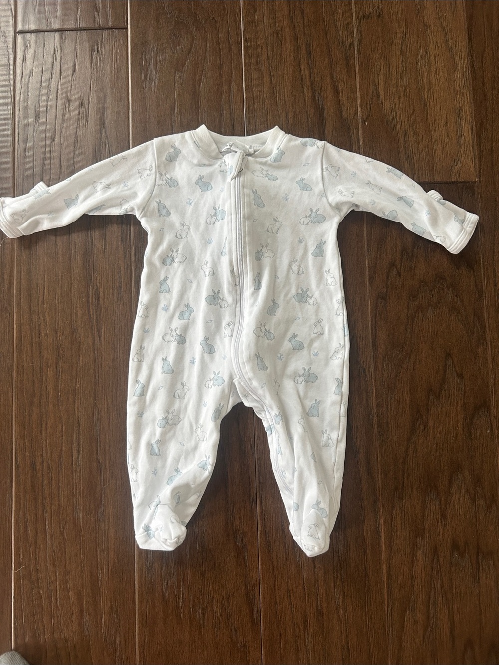 Kissy Kissy newborn footie